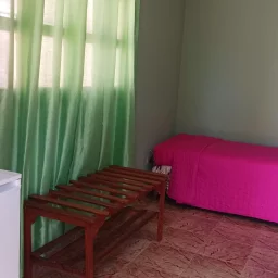 Casa de 7 cuartos, 6 baños y 1 garaje por $ 200.000