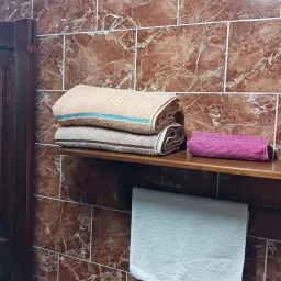 Casa de 7 cuartos, 6 baños y 1 garaje por $ 200.000