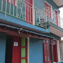 Casa de 7 cuartos, 6 baños y 1 garaje por $ 200.000