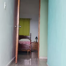 Casa de 7 cuartos, 6 baños y 1 garaje por $ 200.000