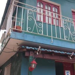 Casa de 7 cuartos, 6 baños y 1 garaje por $ 200.000