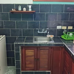 Casa de 7 cuartos, 6 baños y 1 garaje por $ 200.000