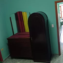 Casa de 7 cuartos, 6 baños y 1 garaje por $ 200.000