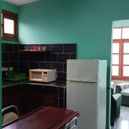 Casa de 7 cuartos, 6 baños y 1 garaje por $ 200.000