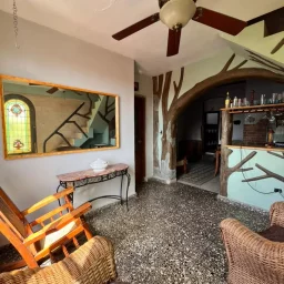 Casa de 4 cuartos, 4 baños y 1 garaje por $ 380.000