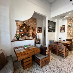 Casa de 4 cuartos, 4 baños y 1 garaje por $ 380.000