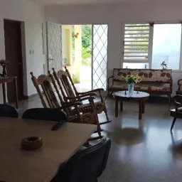 Casa de 4 cuartos, 3 baños y 1 garaje por $ 95.000