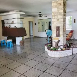 Casa de 4 cuartos, 4 baños y 1 garaje por $ 100.000