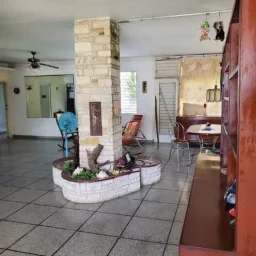 Casa de 4 cuartos, 4 baños y 1 garaje por $ 100.000