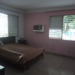 Casa de 4 cuartos, 4 baños y 1 garaje por $ 100.000