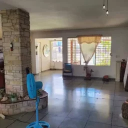 Casa de 4 cuartos, 4 baños y 1 garaje por $ 100.000