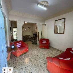 Casa de 3 cuartos, 1 baño y 1 garaje por $ 15.000