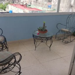 Apartamento de 3 cuartos y 3 baños por $ 80.000