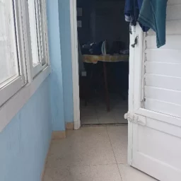 Apartamento de 3 cuartos y 3 baños por $ 80.000