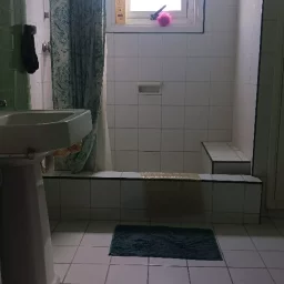 Apartamento de 3 cuartos y 3 baños por $ 80.000