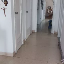 Apartamento de 3 cuartos y 3 baños por $ 80.000