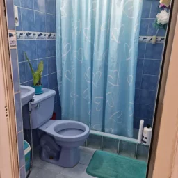 Apartamento de 2 cuartos y 1 baño por $ 16.000