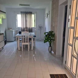 Apartamento de 2 cuartos y 1 baño por $ 16.000