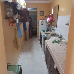 Casa de 3 cuartos y 2 baños por $ 20.000