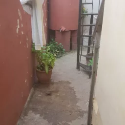 Casa de 3 cuartos y 2 baños por $ 20.000