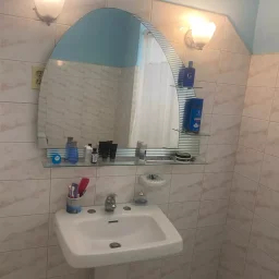 Casa de 3 cuartos y 2 baños por $ 100.000