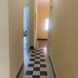 Casa de 3 cuartos y 2 baños por $ 100.000