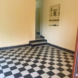 Casa de 3 cuartos y 2 baños por $ 100.000