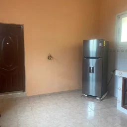 Casa de 3 cuartos y 2 baños por $ 100.000