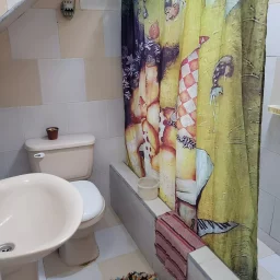 Casa de 6 cuartos y 3 baños por $ 90.000