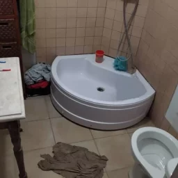 Casa de 4 cuartos, 4 baños y 1 garaje por $ 50.000