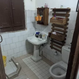 Casa de 4 cuartos, 4 baños y 1 garaje por $ 50.000