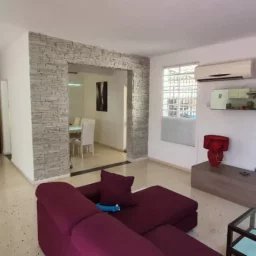 Casa de 3 cuartos y 3 baños por $ 130.000