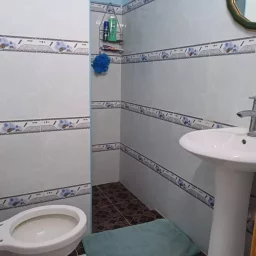 Casa de 4 cuartos, 4 baños y 1 garaje por $ 100.000