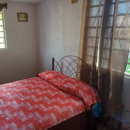 Casa de 4 cuartos, 4 baños y 1 garaje por $ 100.000