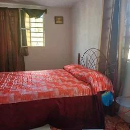 Casa de 4 cuartos, 4 baños y 1 garaje por $ 100.000