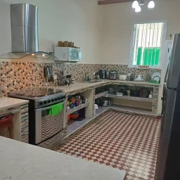 Casa de 4 cuartos, 4 baños y 1 garaje por $ 100.000