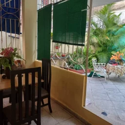 Casa de 4 cuartos, 4 baños y 1 garaje por $ 100.000