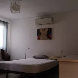 Apartamento de 3 cuartos y 2 baños por $ 45.000