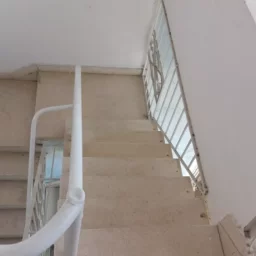 Apartamento de 3 cuartos y 2 baños por $ 45.000