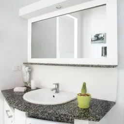 Apartamento de 1 cuarto y 2 baños por $ 57.000