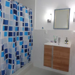 Apartamento de 2 cuartos y 2 baños por $ 100.000