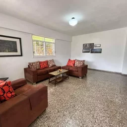 Apartamento de 4 cuartos, 2 baños y 1 garaje por $ 68.000