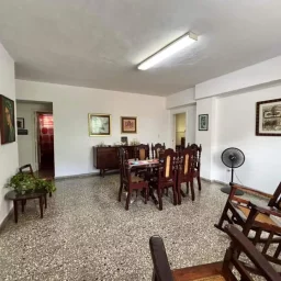 Apartamento de 4 cuartos, 2 baños y 1 garaje por $ 68.000