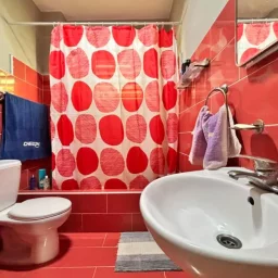 Apartamento de 4 cuartos, 2 baños y 1 garaje por $ 68.000