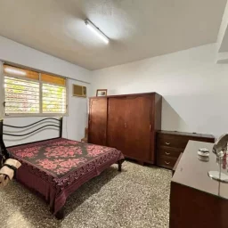 Apartamento de 4 cuartos, 2 baños y 1 garaje por $ 68.000