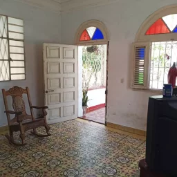 Casa de 3 cuartos y 2 baños por $ 35.000