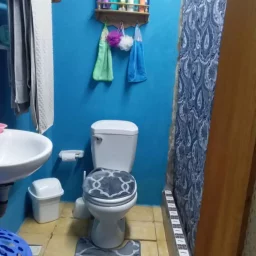 Casa de 2 cuartos y 1 baño por $ 15.000