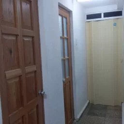 Casa de 2 cuartos y 1 baño por $ 15.000