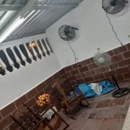 Casa de 2 cuartos y 1 baño por $ 15.000