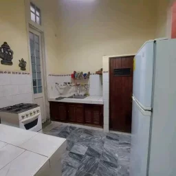 Apartamento de 4 cuartos y 2 baños por $ 35.000